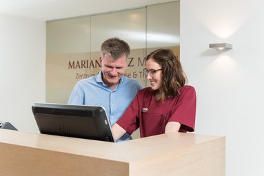 При сужении просвета позвоночного канала