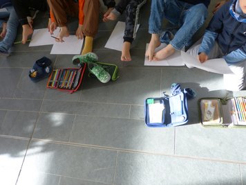 Malen mit den Füßen